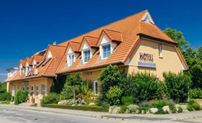 Отель Hotel Brinckmansdorf  Росток